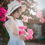 お腹のたるみ原因はこの2つ!改善して服を綺麗に着こなす! woman wearing sun hat and white dress holding pink 1382734 150x150 - お腹のたるみ原因はこの2つ!改善して服を綺麗に着こなす!