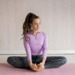 女性の筋トレ初心者にオススメ!自宅でもできる体引き締め筋トレ woman in purple long sleeve shirt and grey leggings 3756499 150x150 - 女性の筋トレ初心者にオススメ!自宅でもできる体引き締め筋トレ